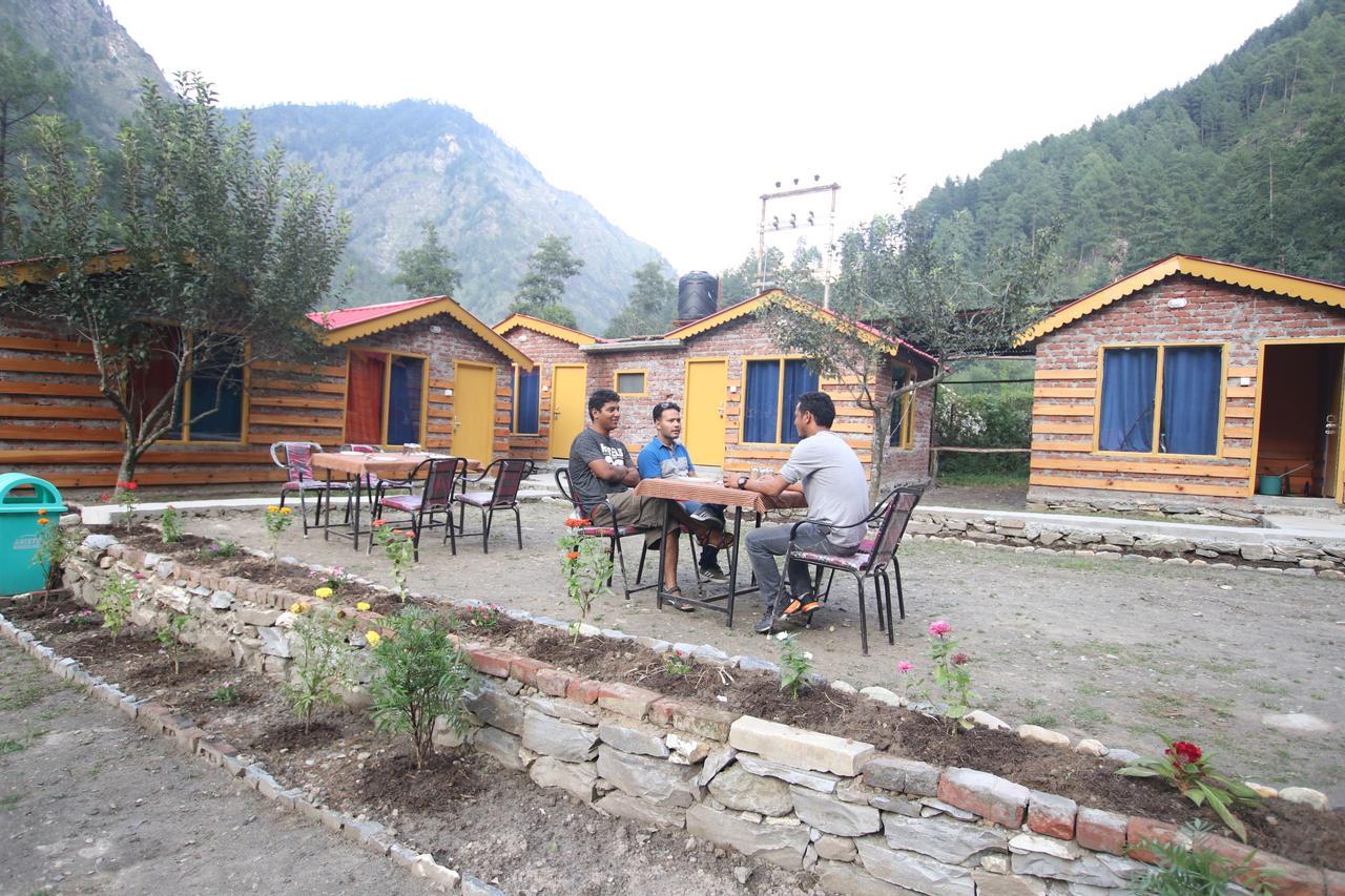 Brick And Wood Cottages Kulu Exteriör bild